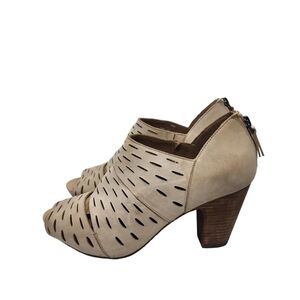 Clarks Artisan Women's Okena Sass Laser Cut Shooties - 10